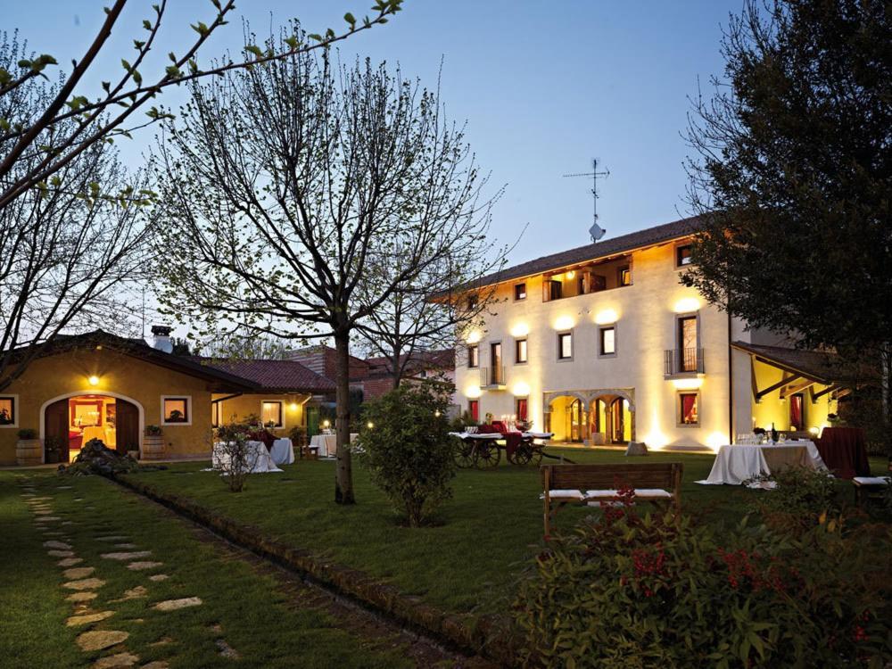 Albergo Da Nando Mortegliano Exteriör bild