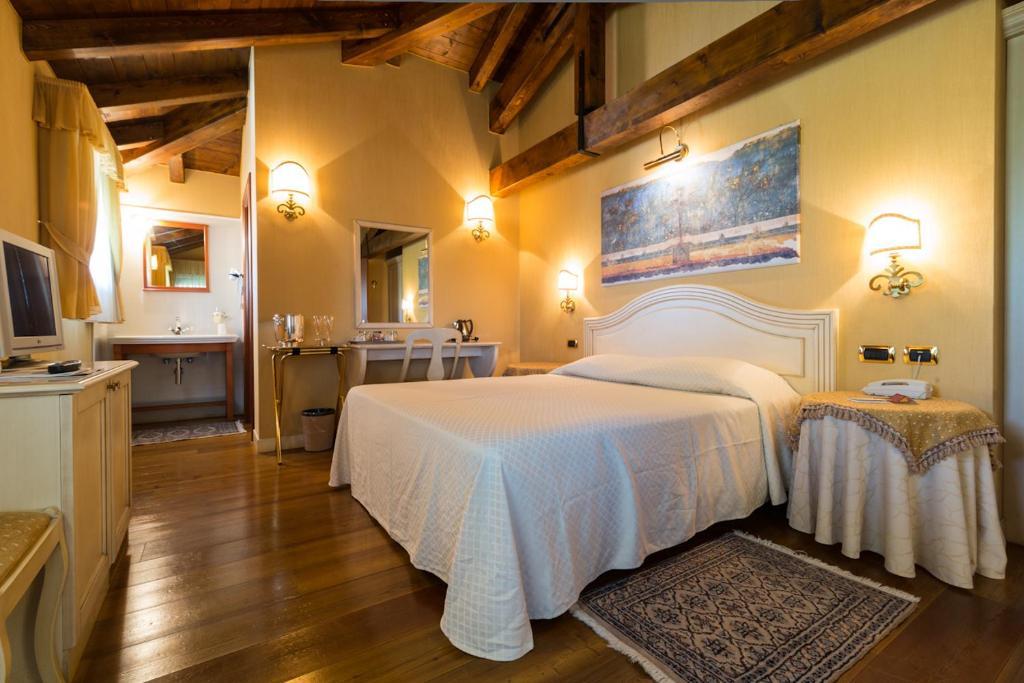 Albergo Da Nando Mortegliano Exteriör bild