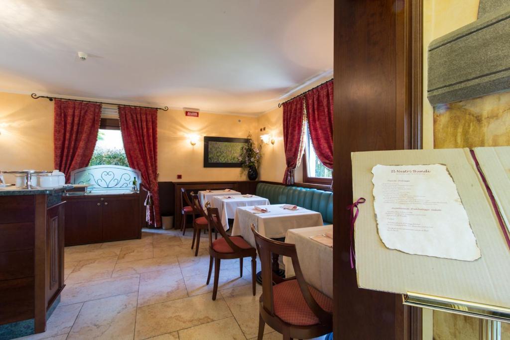Albergo Da Nando Mortegliano Exteriör bild